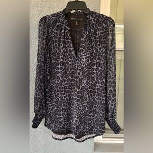 White House Black Market Stretchy Leopard Print V-neck Line Tunic Top Size S